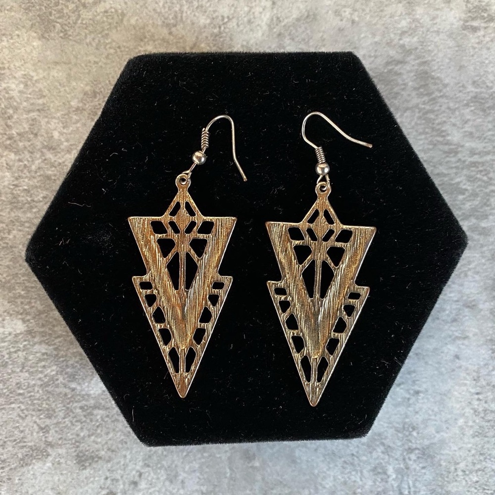 Gold Aztec pattern earrings - Picture 3 of 5